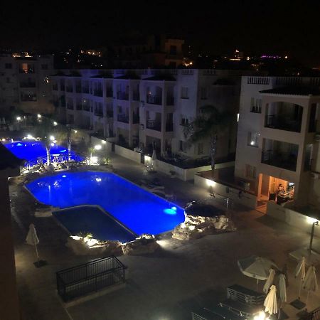 Royal Seacrest Apartment Paphos Extérieur photo