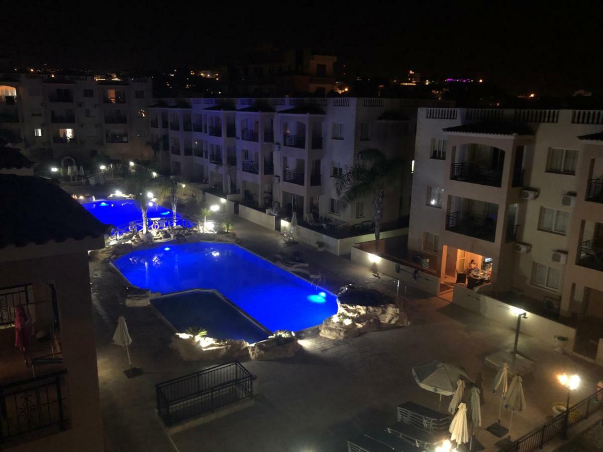 Royal Seacrest Apartment Paphos Extérieur photo