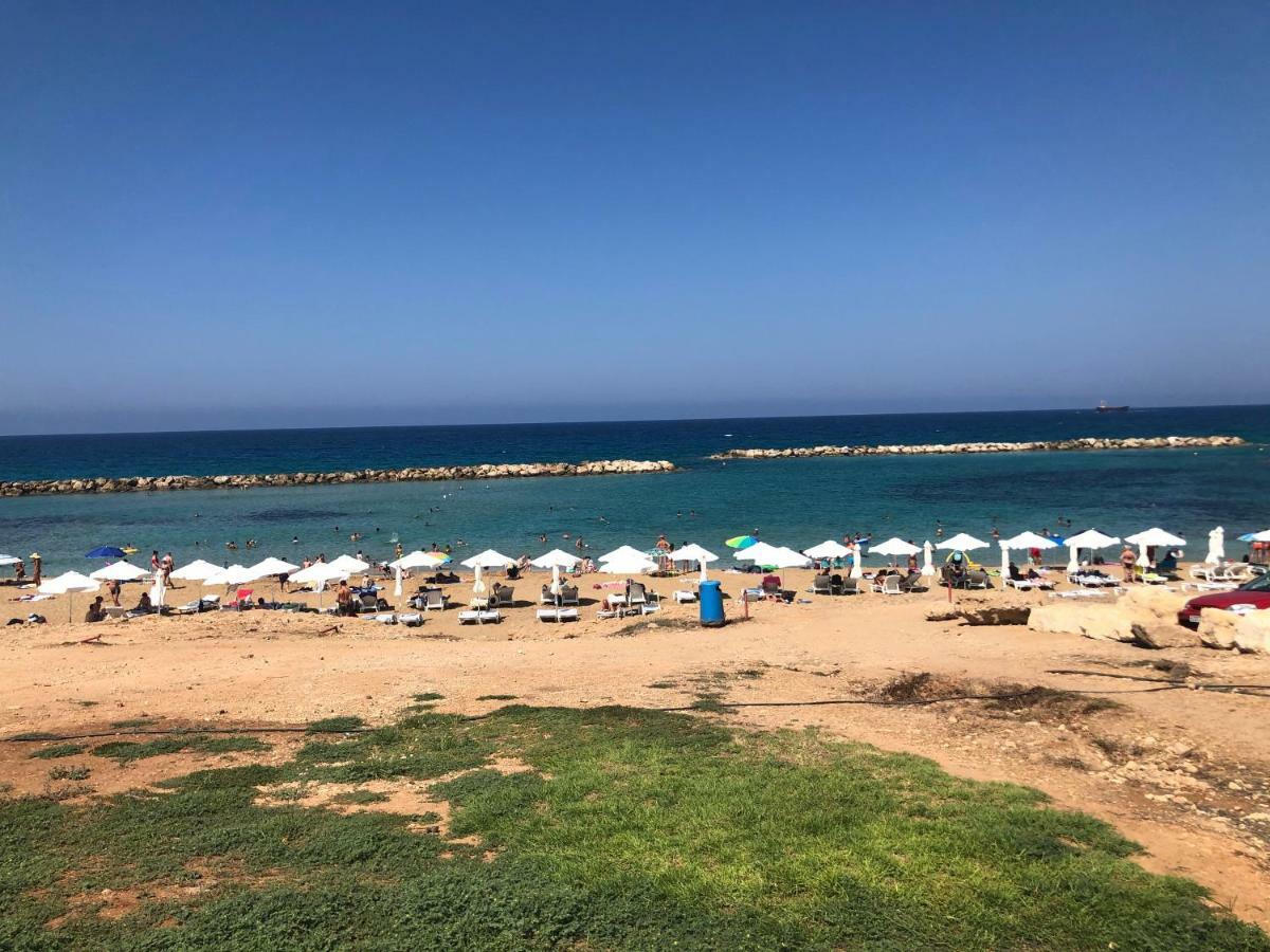 Royal Seacrest Apartment Paphos Extérieur photo