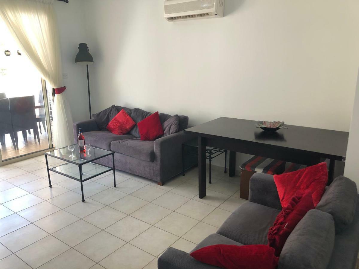 Royal Seacrest Apartment Paphos Extérieur photo