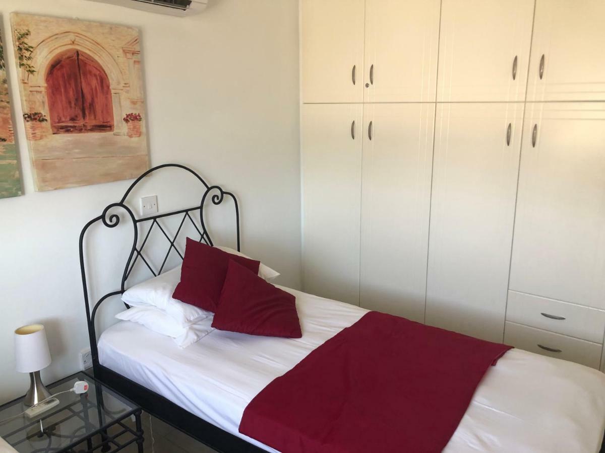 Royal Seacrest Apartment Paphos Extérieur photo
