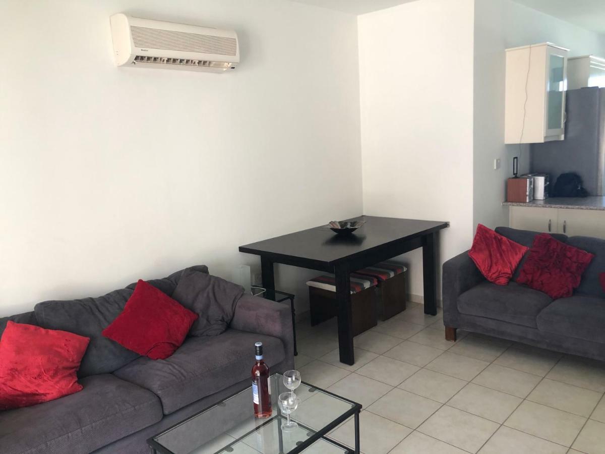 Royal Seacrest Apartment Paphos Extérieur photo