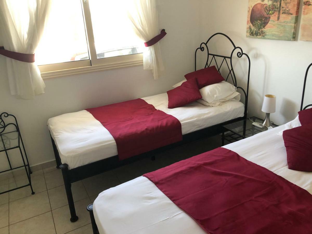Royal Seacrest Apartment Paphos Extérieur photo
