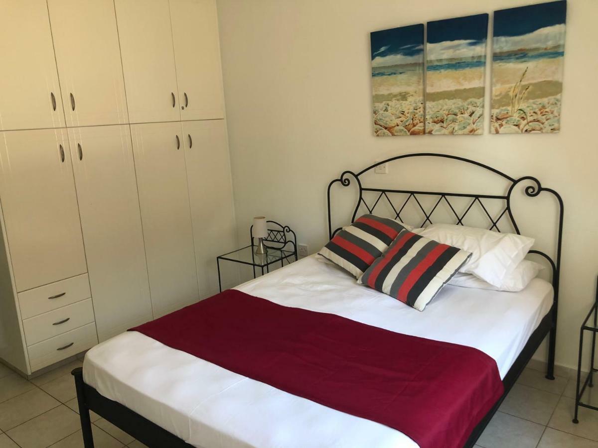 Royal Seacrest Apartment Paphos Extérieur photo