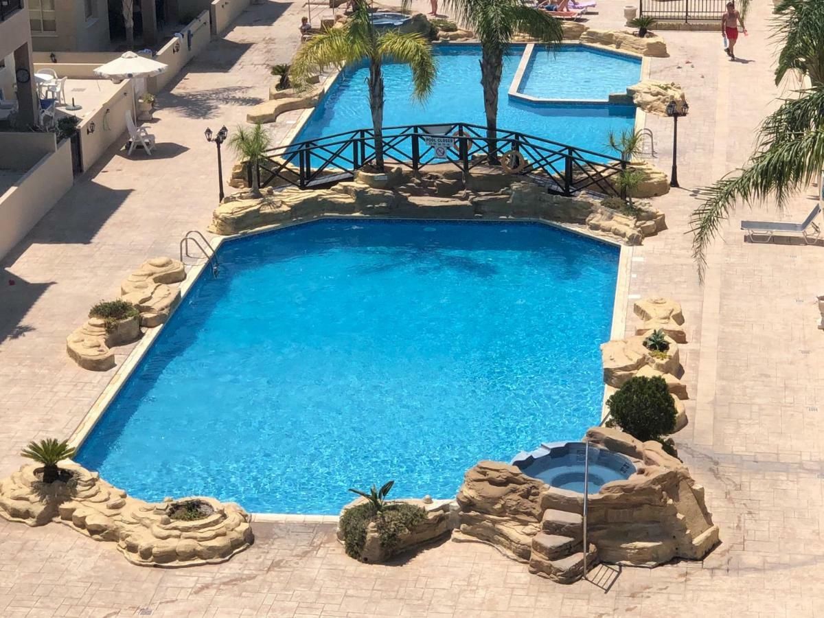 Royal Seacrest Apartment Paphos Extérieur photo